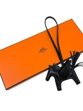 HERMÈS Rodeo Pegase PM Milo Leather & Shiny Lizard "Noir" Bag Charm